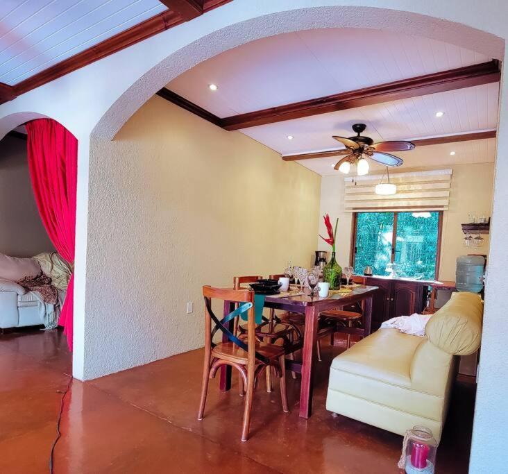 Vive Utila - Bed & Breakfast Exterior foto