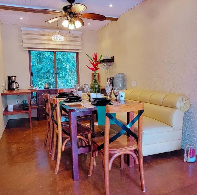 Vive Utila - Bed & Breakfast Exterior foto