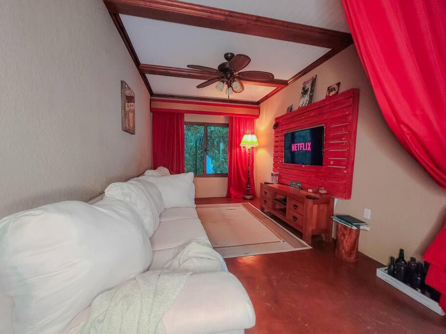 Vive Utila - Bed & Breakfast Exterior foto